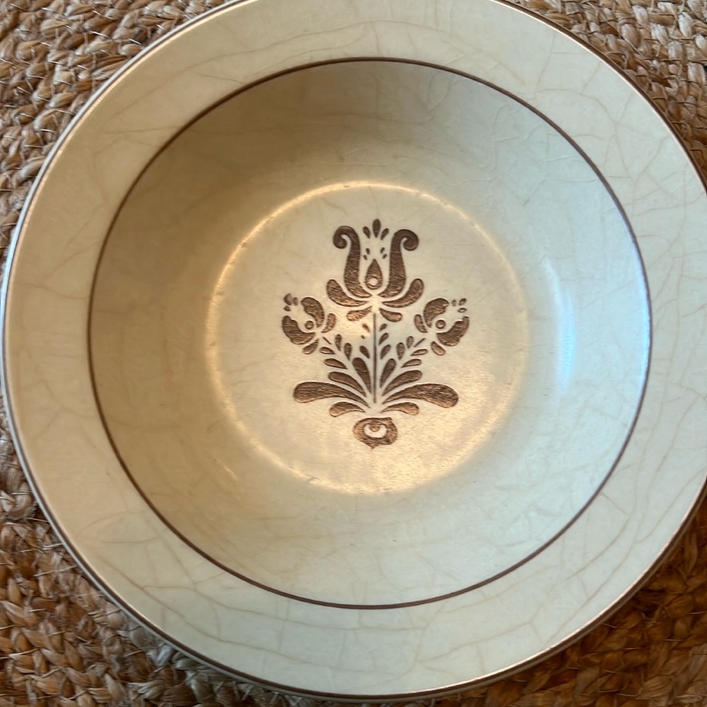 Vintage Pfaltzgraff Village small bowl can tell if is aged